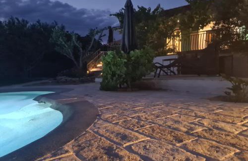 Zemunik Donji House | Lastavica House with Heated Pool