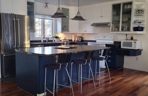Coleman House | Latchford Bay Lake Waterfront Retreat