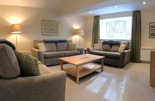 Biggar House | Lategillan Cottage