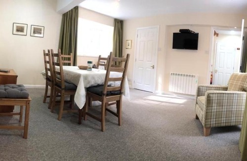 Biggar House | Lategillan Cottage