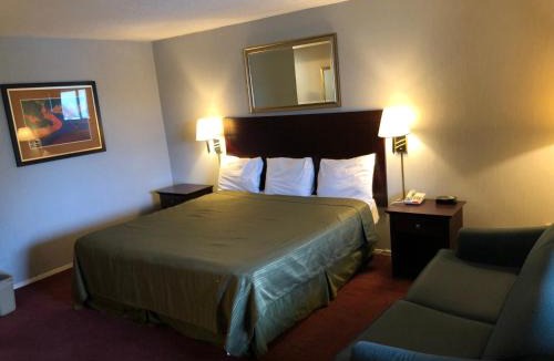 Latham Hotel | Latham Inn