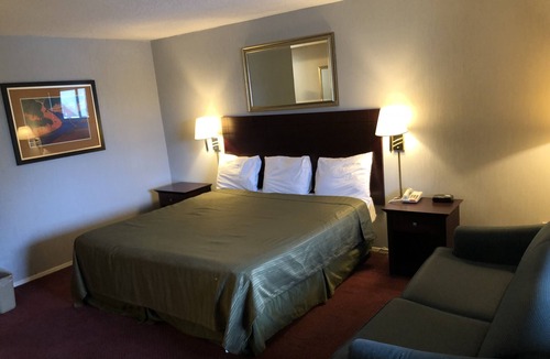 Latham Hotel | Latham Inn