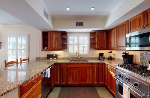 East Beach House | Latitude Adjustment at East Beach Home with option to Heat or Cool Pool.