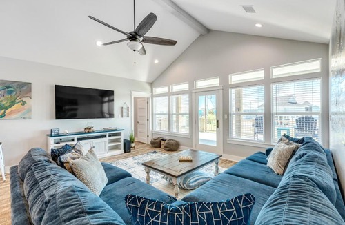 Port Bolivar House | Latitude Adjustment