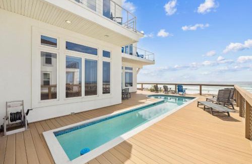 Crystal Beach House | Latitudes