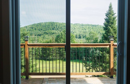 Montpellier House | Latt cabin - Lake Simon