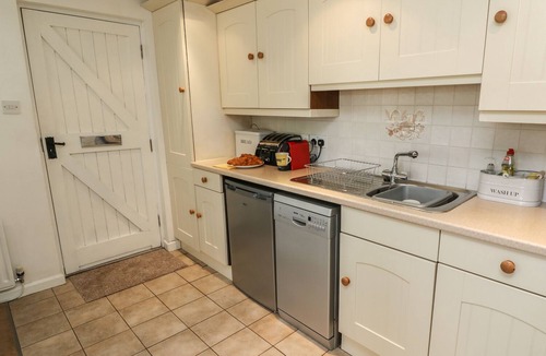 Ambleside Cottage | LATTERBARROW, family friendly, with a garden in Hawkshead