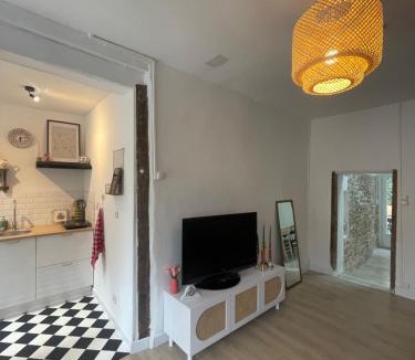 Beaumont-sur-Sarthe House | LAtypique