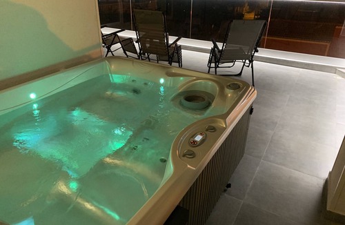 Turanj Apartment | Laudato ⭐️⭐️⭐️⭐️ XXL Deluxe Apartment with free Jacuzzi, Bikes & Covered Parking