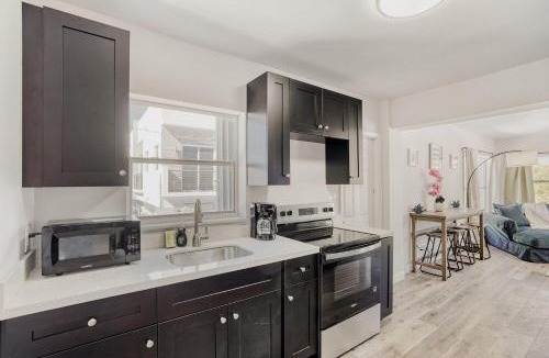 Poinciana Park Apartment | Lauderdale Breeze Villas - Luxury 3 BR Coastal Retreat