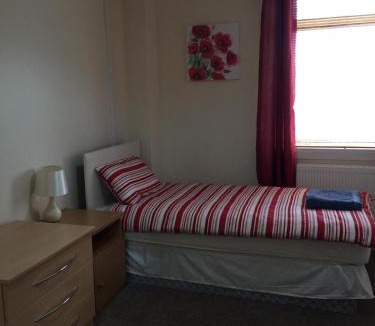 Glasgow House | Laughing Buddha Guesthouse