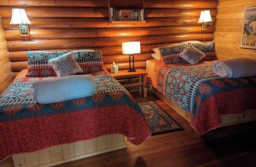 Swan Lake House | Laughing Horse Lodge