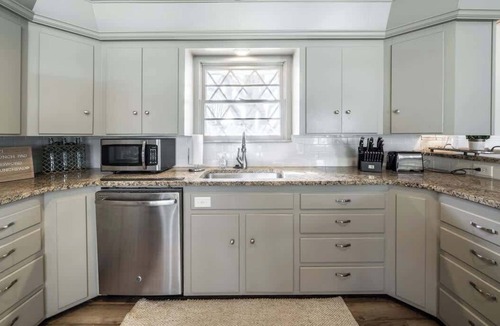 Lubbock House | Launch Pad - 4 BR/2.5 BA - Close to Campus