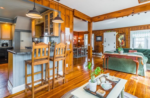 Devon House | Laurel Beach-Milford