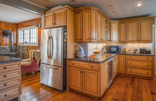 Devon House | Laurel Beach-Milford