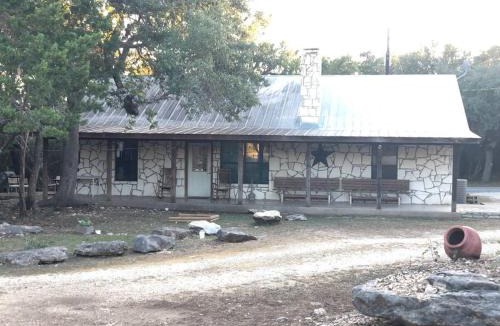 Concan House | Laurel Canyon - Frio River Haven