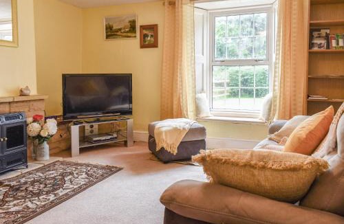 Hewish House | Laurel Farm