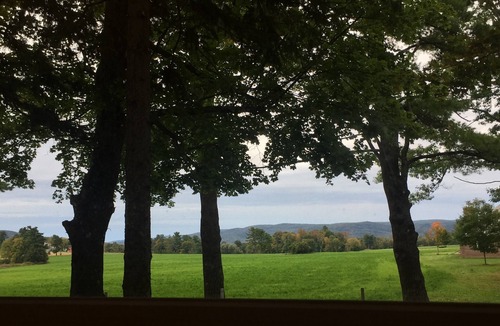 Lenox Dale House | Laurel Lake Luxury 4BR, 4.5 Bath, Ranch on Fox Hollow Estate