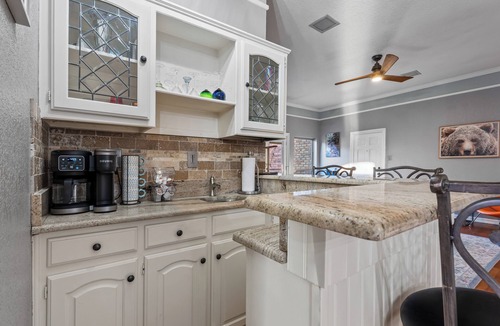 Bedford House | Laurel Lane Oasis/Pool Retreat Near FIFA