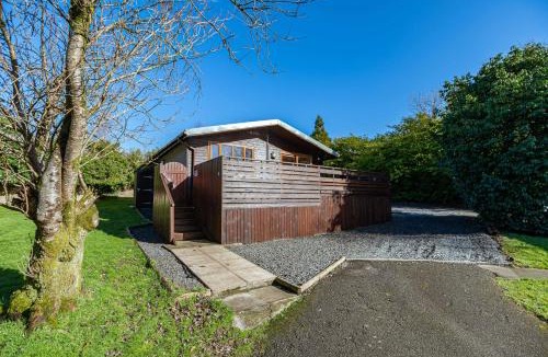 Newton Stewart Ski Chalet | Laurel Lodge 6 with Hot Tub