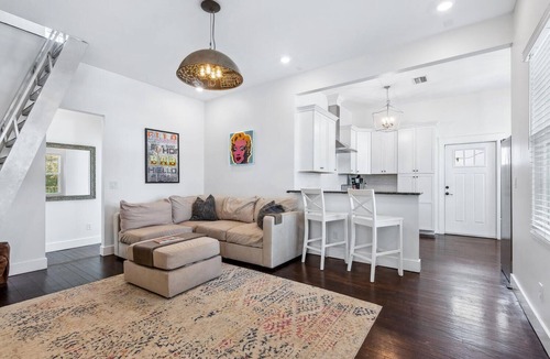 Laurel Park House | Laurel Park Luxe - Pool, Grill, Putting Green & Guest Cottage
