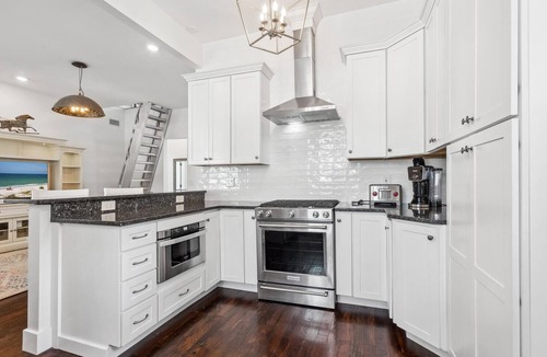 Laurel Park House | Laurel Park Luxe - Pool, Grill, Putting Green & Guest Cottage