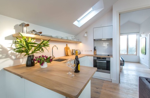 Aldeburgh Apartment | Laurel Studio - sleeps 2 guests in 1 bedroom