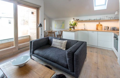 Aldeburgh Apartment | Laurel Studio - sleeps 2 guests in 1 bedroom
