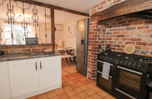 Bishops Castle Cottage | Laurgeths House