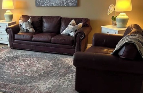 Pembroke House | Laurier House-Comfortable. Central. Convenient.