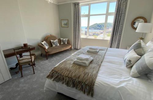 Dartmouth House | Lauriston House