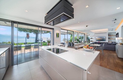 Pully Villa | Lausanne area Luxurious 4-Bedroom Villa on the Lake