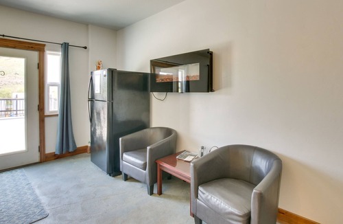 Lava Hot Springs Apartment | Lava Hot Springs Studio w/Deck: Walk to Hot Pools