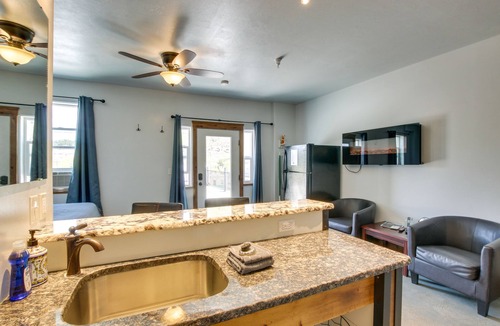 Lava Hot Springs Apartment | Lava Hot Springs Studio w/Deck: Walk to Hot Pools