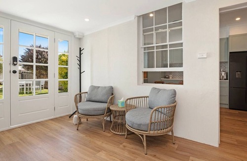 Warrnambool Apartment | Lava House WIFI central heating/cooling CBD