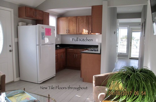 Ortley Beach House | LAVALLETTE New Panoramic Deck, Outdoor shower, and Kitchen INCLUDES BEACH BADGES