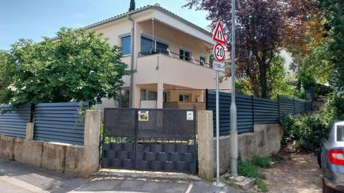 Milcetici Apartment | LAVANDA Apartman