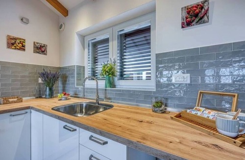 Kringa Apartment | LAVANDA - Relax in Greenery & Explore Istria