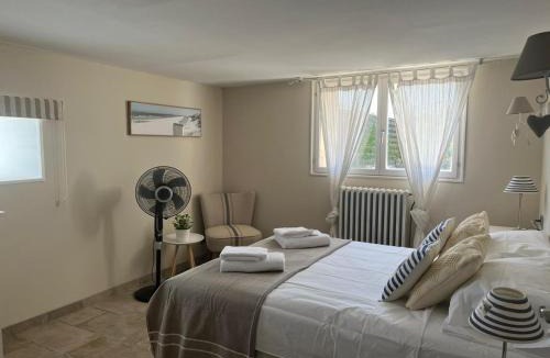 Pouzolles House | Lavande- Family Villa with Pool near Pezenas
