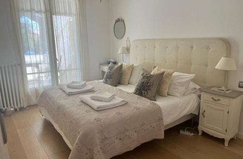 Pouzolles House | Lavande- Family Villa with Pool near Pezenas