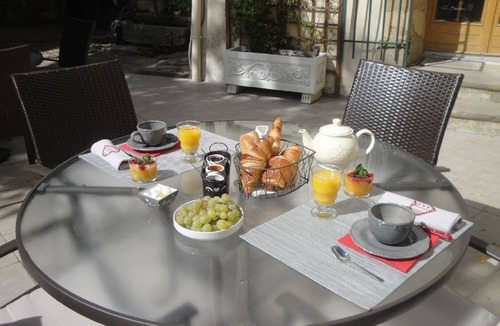 Montaren-et-Saint-Mediers Apartment | LAVENDER BASTIDE DE LA TREILLE