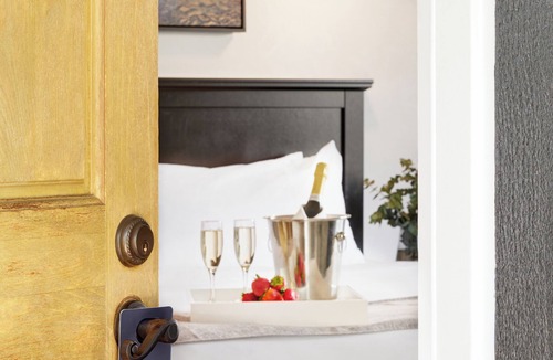 Yountville Bed & Breakfast | Lavender, A Four Sisters Inn