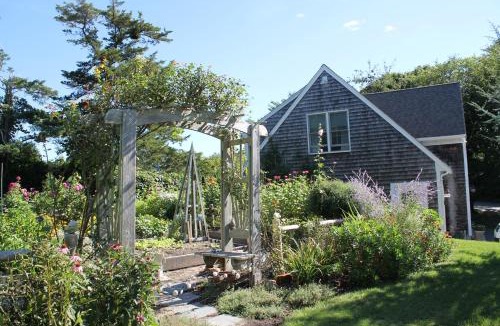 Cummaquid Bed & Breakfast | Lavender Bay