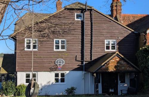 Runnymede House | Lavender Cottage