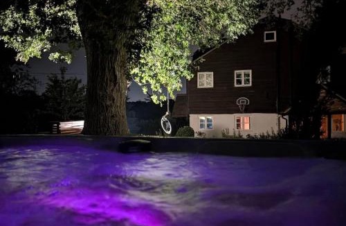 Runnymede House | Lavender Cottage