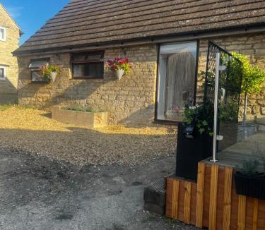 Geddington House | Lavender Cottage