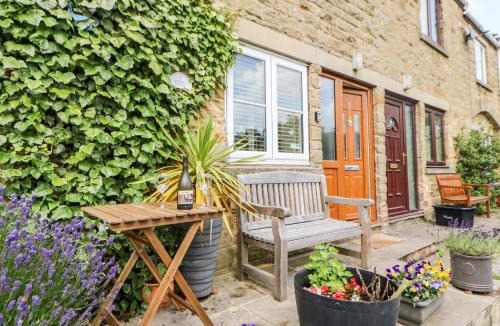 Grewelthorpe House | Lavender Cottage