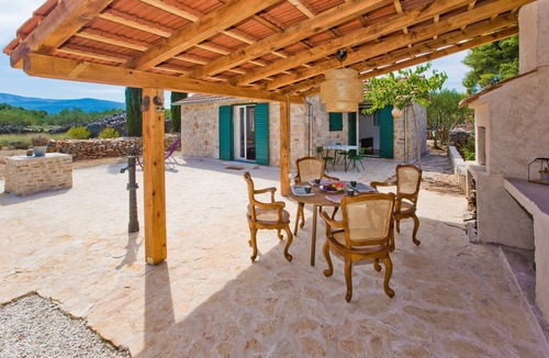 Cove Basina (Jelsa) Ski Chalet | Lavender Dreams Cottage Hvar