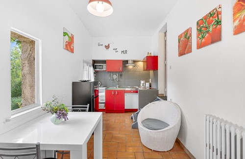La Robine-sur-Galabre Cottage | Lavender Cottage with Mountain View, Private Terrace, and Wi-Fi