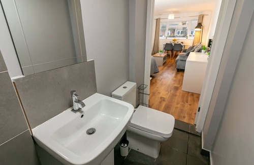 Chesfield House | Lavender Garden Suite